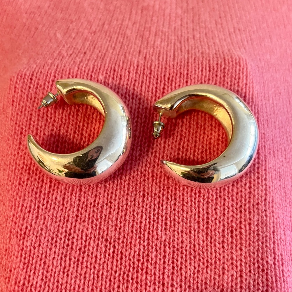 Tapered Silver Hoop Earrings - Picture 5 of 16